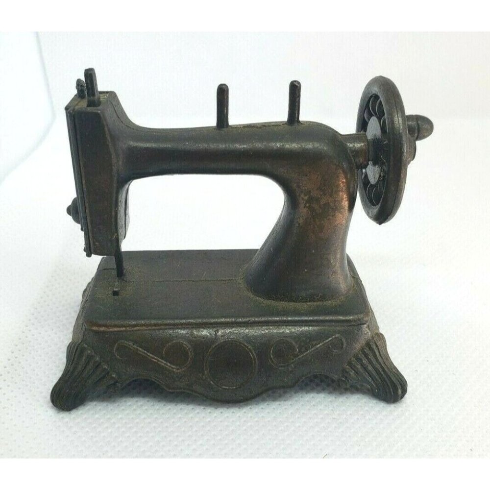 Durham Industries Mini Sewing Machine Pencil Sharpener Vintage Made In Hong Kong